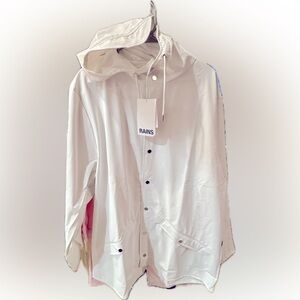 RAINS Unisex Contemporary Rain Jacket. Color: Powder. Sizes: M & XXL. NWT